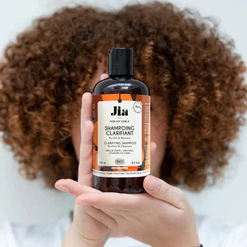 La base de toute routine de boucles : Pourquoi le shampoing cheveux bouclés est important