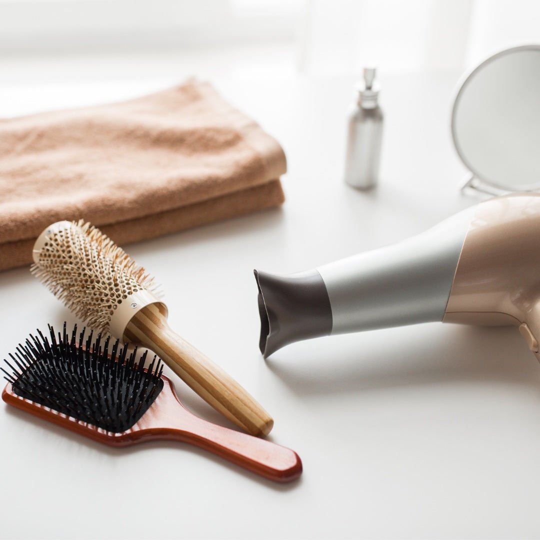 La brosse ultime pour définir les boucles : des boucles douces, définies et sans frisottis - L'art des boucles
