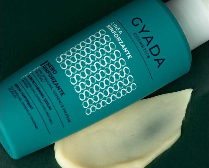 Sérum capillaire fortifiant à la spiruline – soin capillaire naturel pour cheveux ondulés, bouclés, frisés et crépus | L’Art des Boucles Suisse