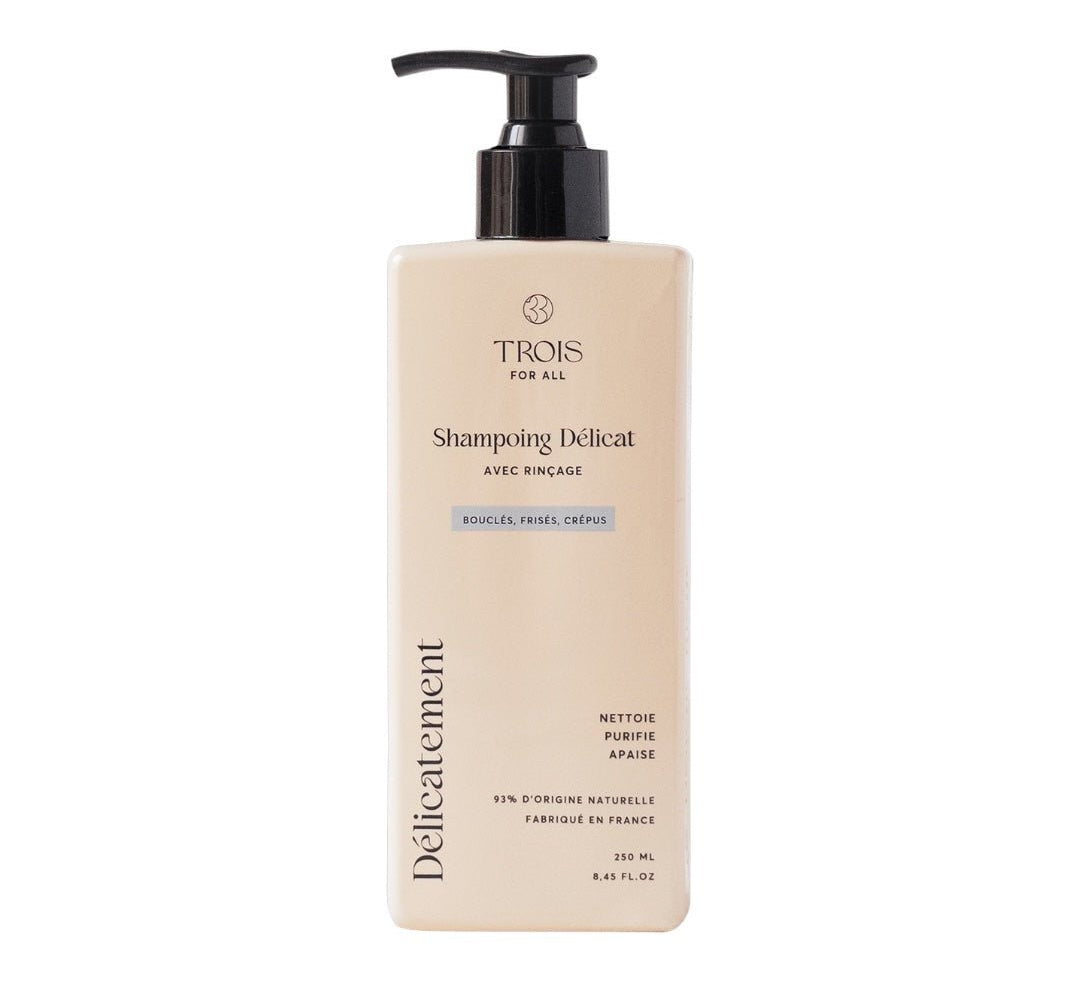 Shampoing délicat purifiant Trois For All – soin doux naturel pour cheveux ondulés, bouclés et frisés | L’Art des Boucles