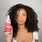 Application du Spray Coiffant Bouclème – boucles définies et souples