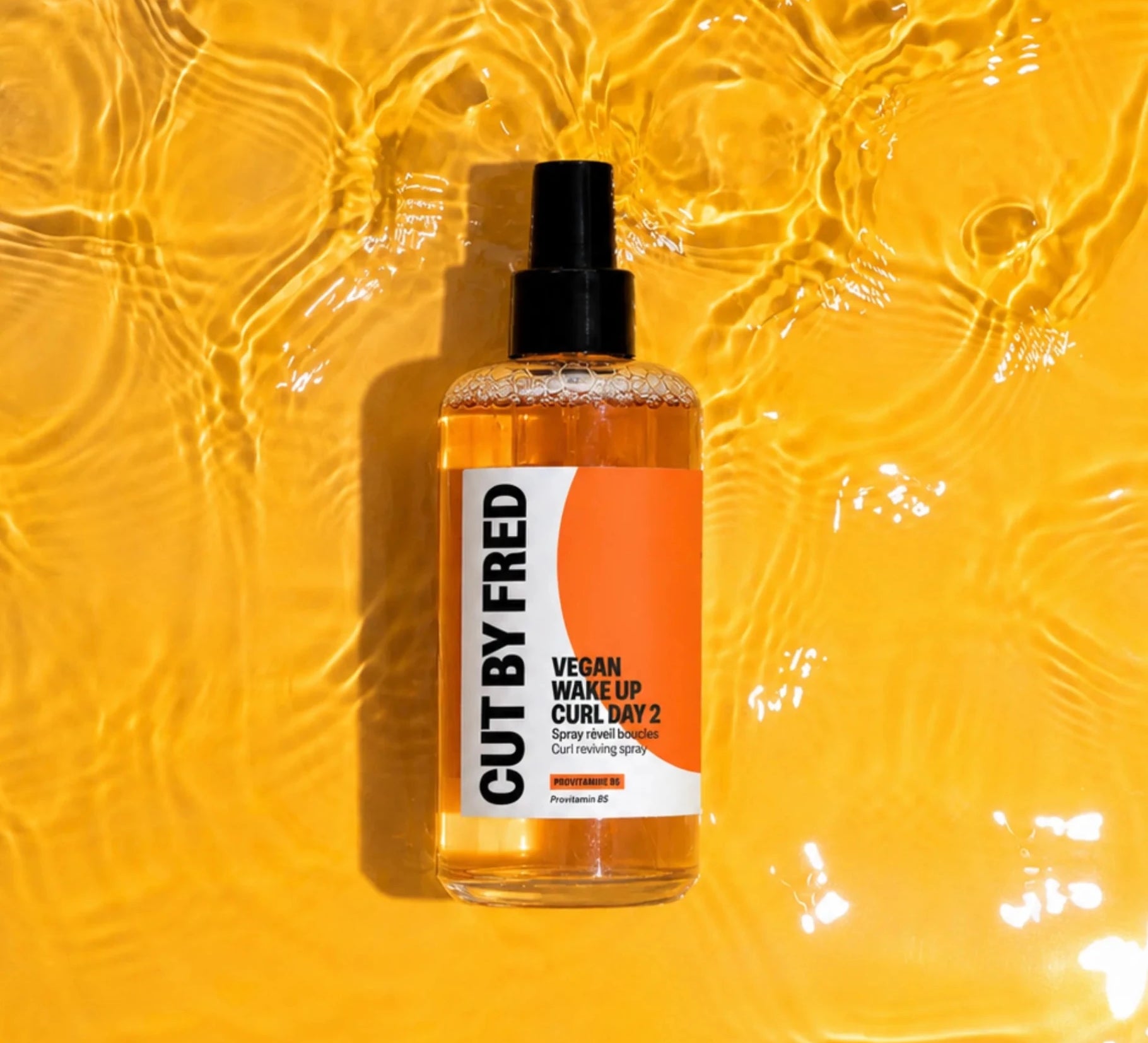 Spray Vegan Wake Up Curl Day 2 – Cut By Fred – soin capillaire naturel pour cheveux ondulés, bouclés, frisés et crépus | L’Art des Boucles Suisse